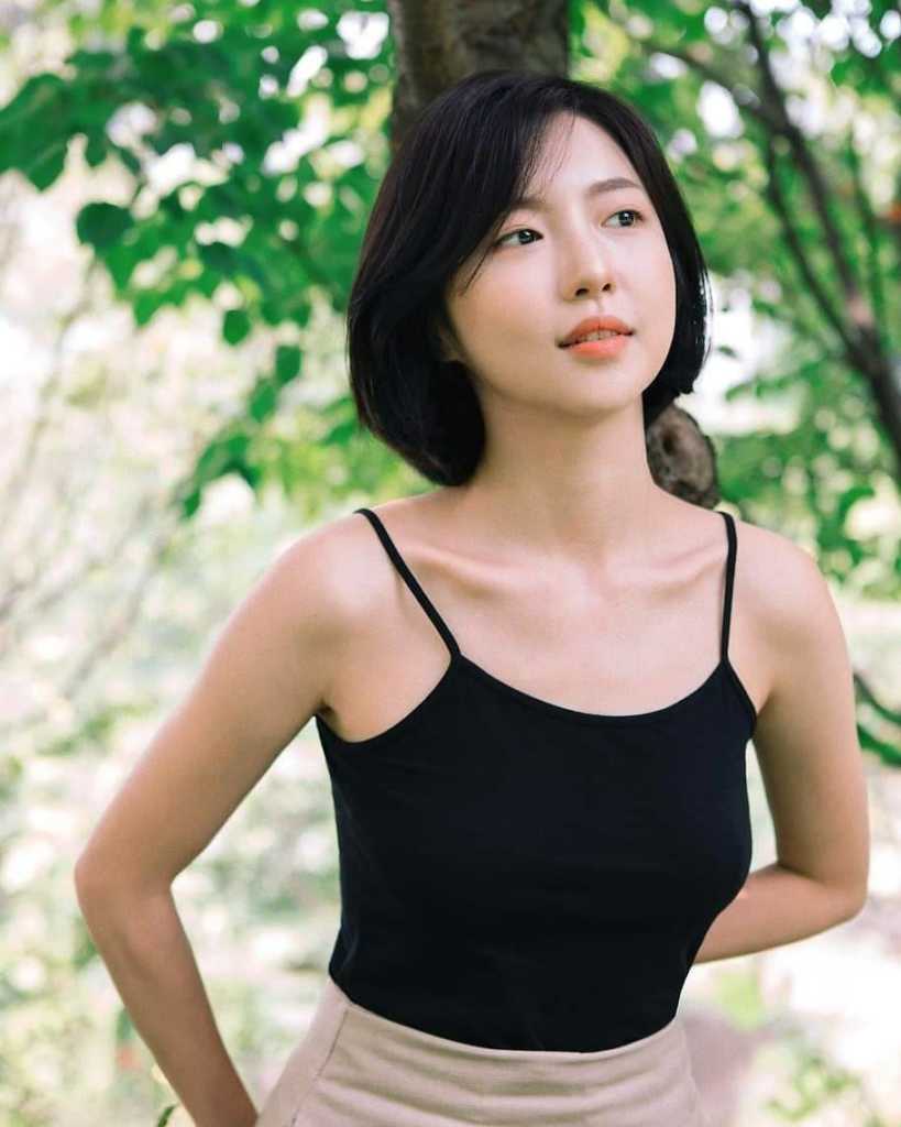 Joo Hyun Young - Free pics, galleries & more at Babepedia