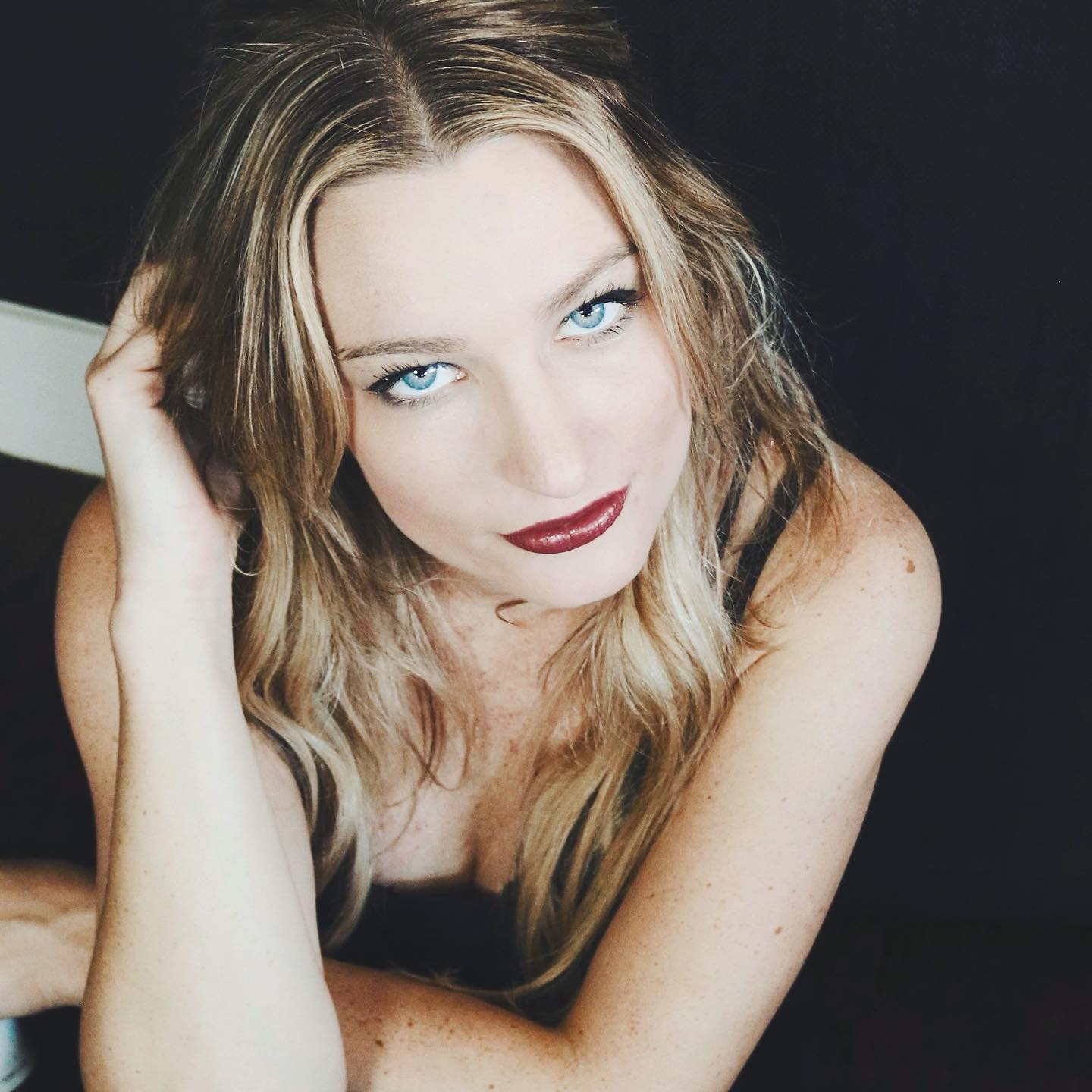 Jules Wylde - Piosenkarka