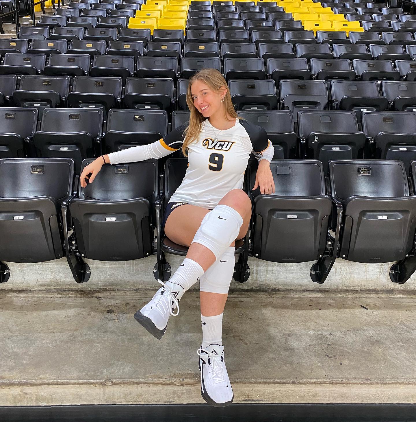 Juli Portillo - Sportsmenka: siatkarka, Student