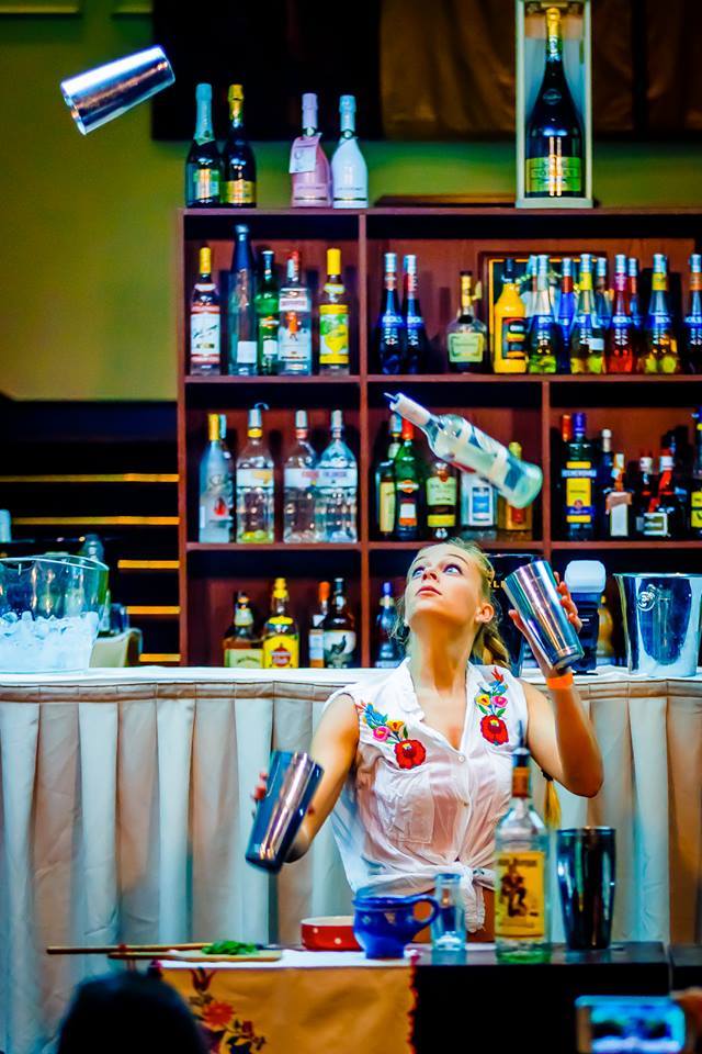 Julianna Buda - Barman