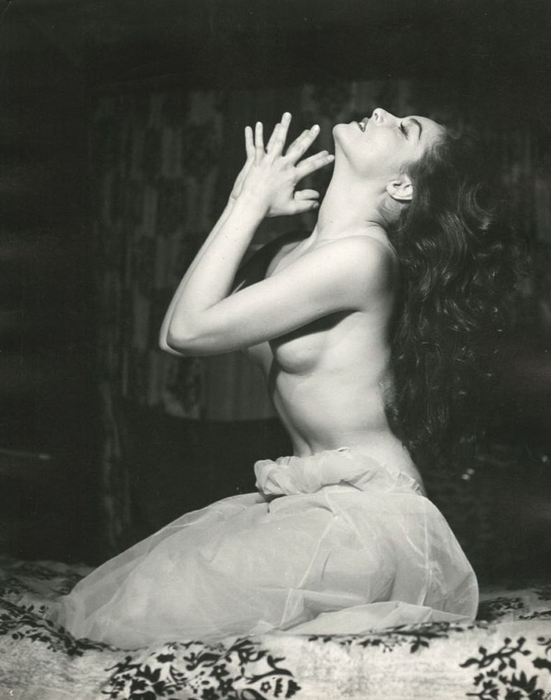 Julie Newmar - Free pics, galleries & more at Babepedia