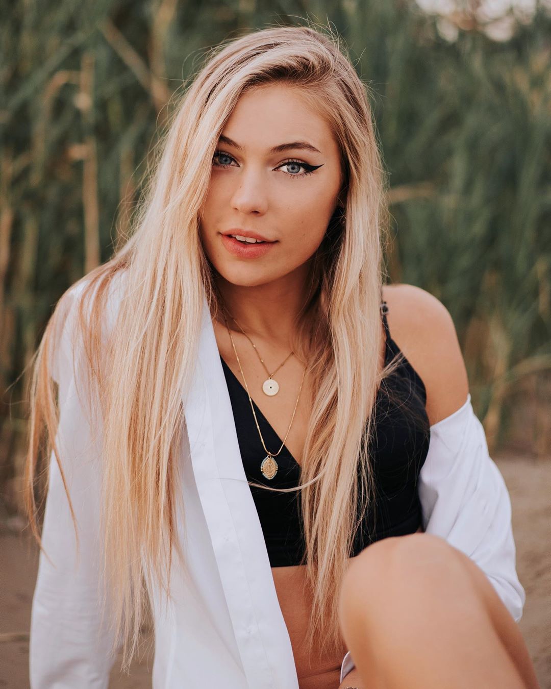 Jutta Leerdam - Free pics, galleries & more at Babepedia