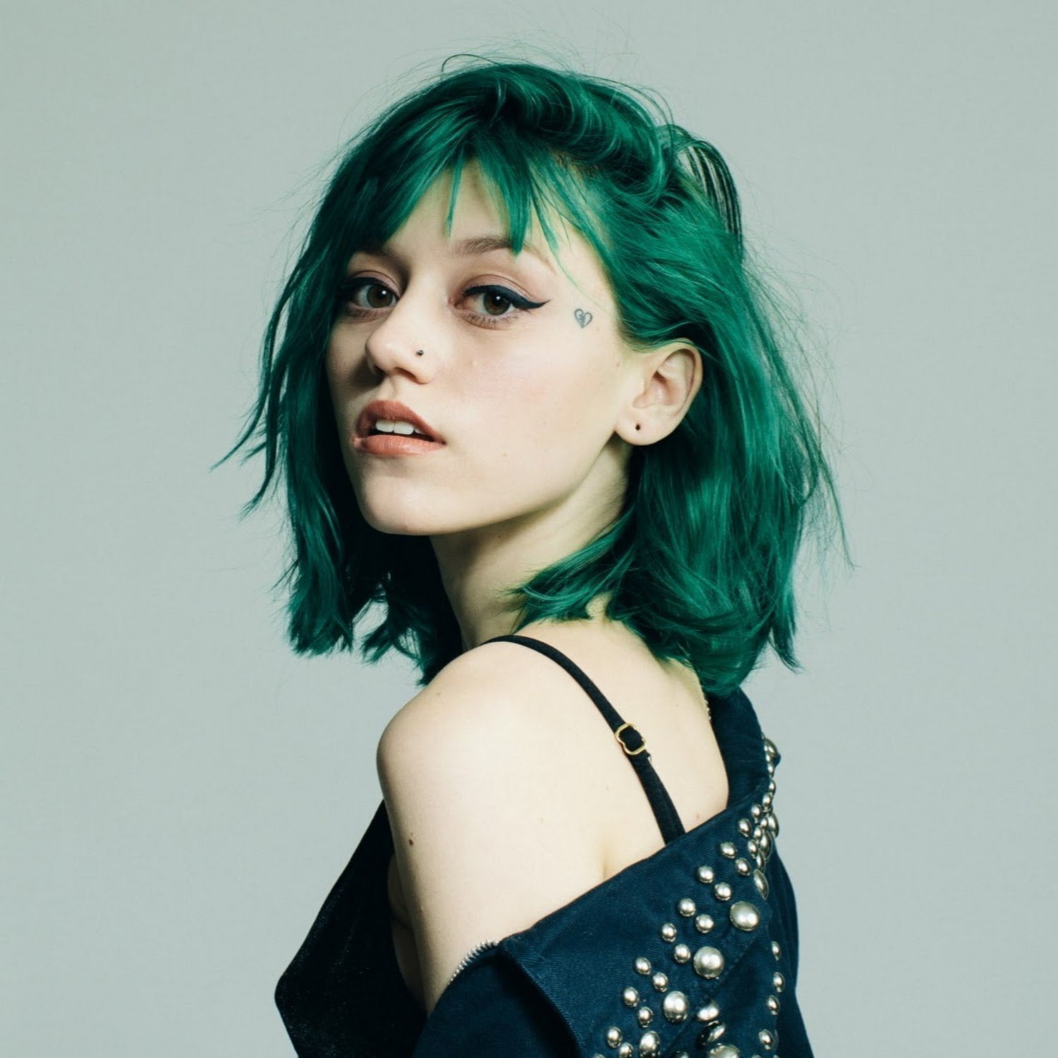 Девушки с короткими зелеными волосами. Kailee Morgue. Kailee Morgue с зелеными волосами. Kailee Morgue Medusa. Kailee MCINTYRE.