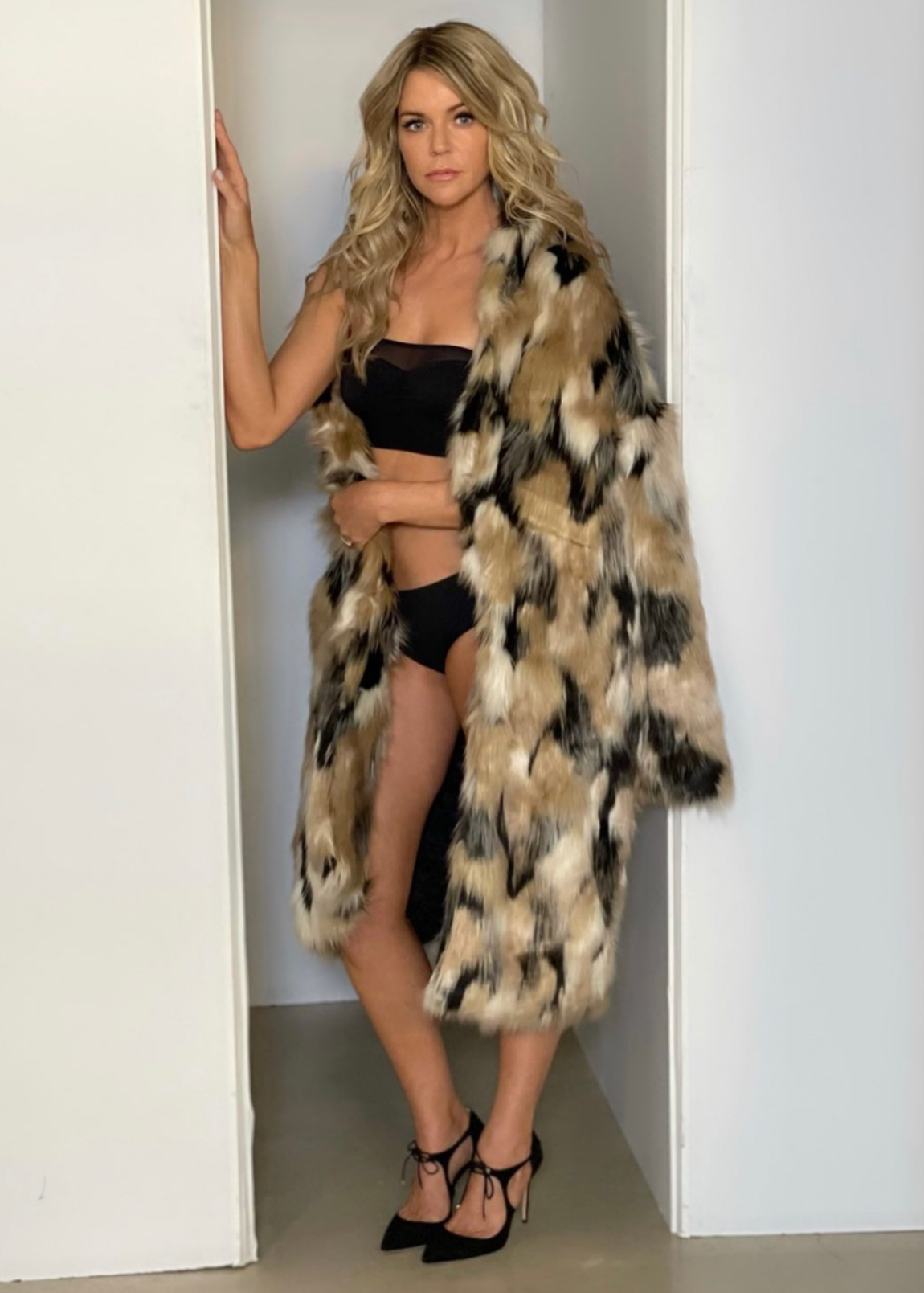 Kaitlin Olson - Free pics, galleries & more at Babepedia