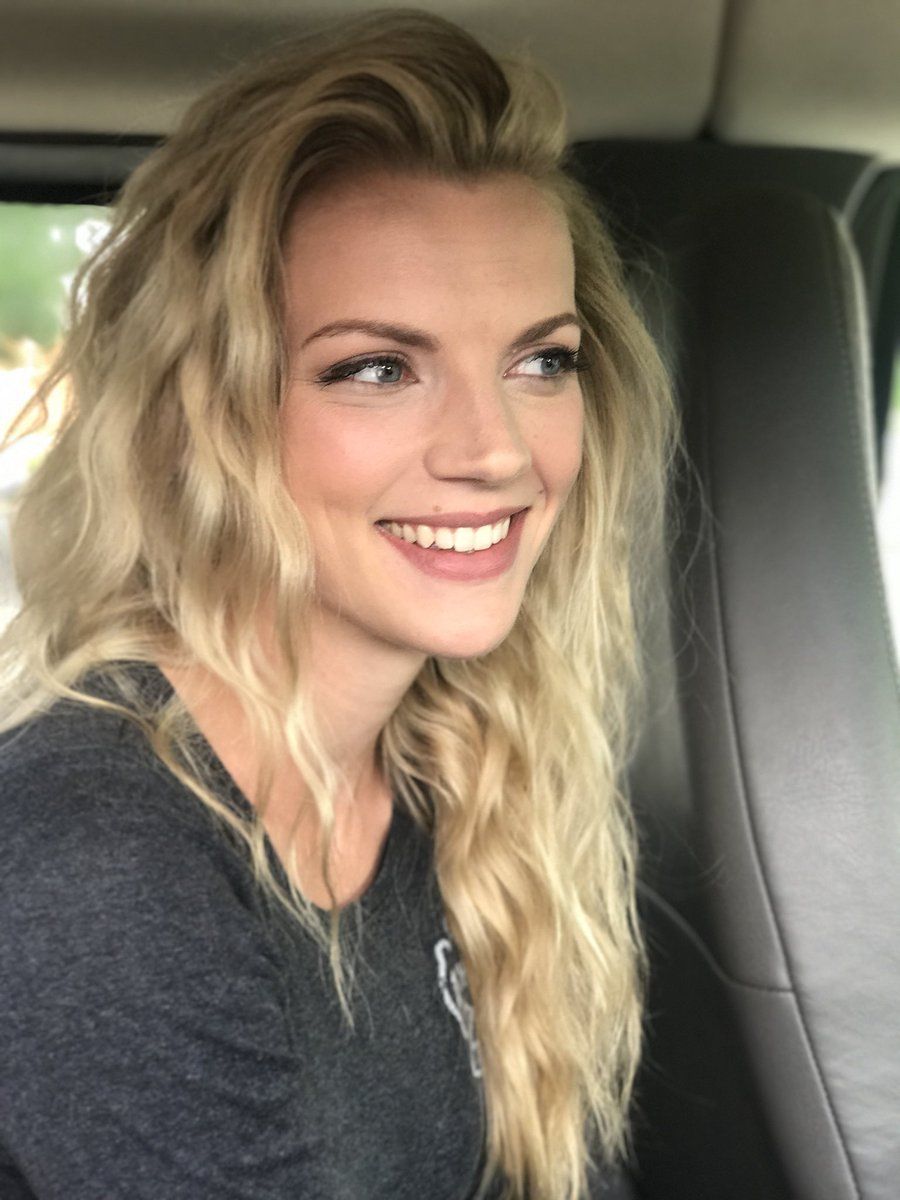 Kara Killmer - Free pics, galleries & more at Babepedia