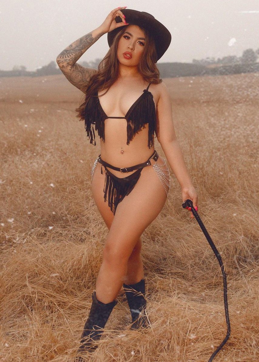 Karla Cuencas - Free nude pics, galleries & more at Babepedia