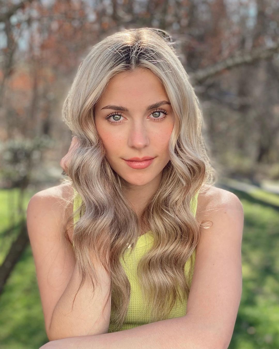 Katie Feeney - Free pics, galleries & more at Babepedia