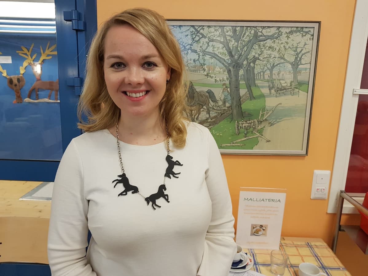 Katri Kulmuni - Free pics, galleries & more at Babepedia