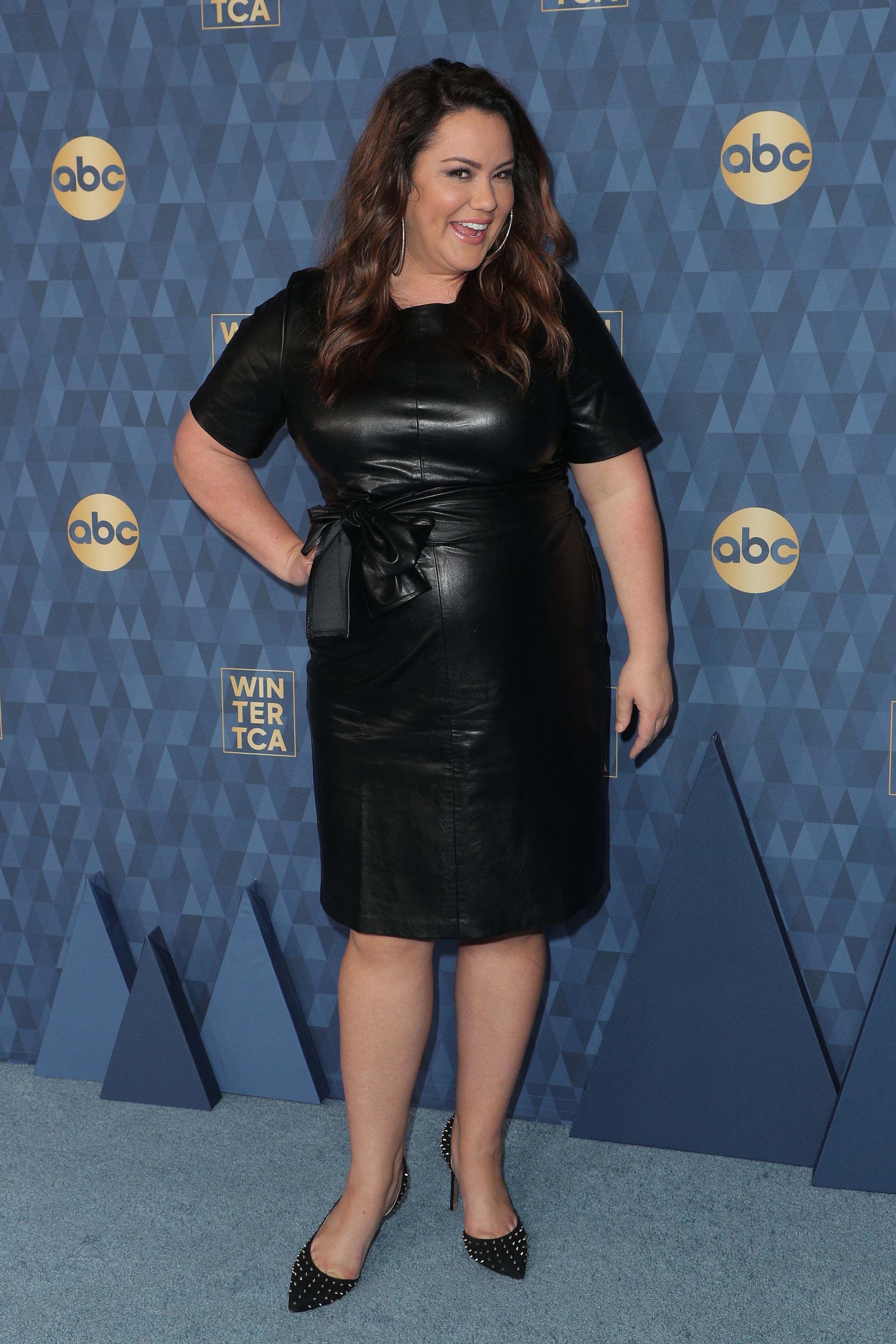 Katy Mixon - Free pics, galleries & more at Babepedia