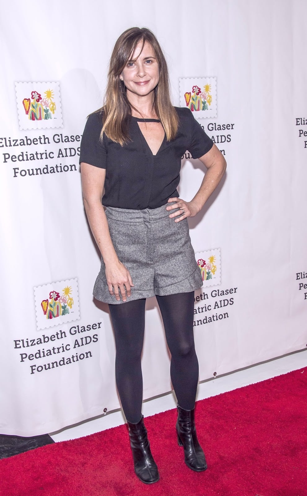 Kellie Martin unleashes her hot side - naked boobs in stunning detail
