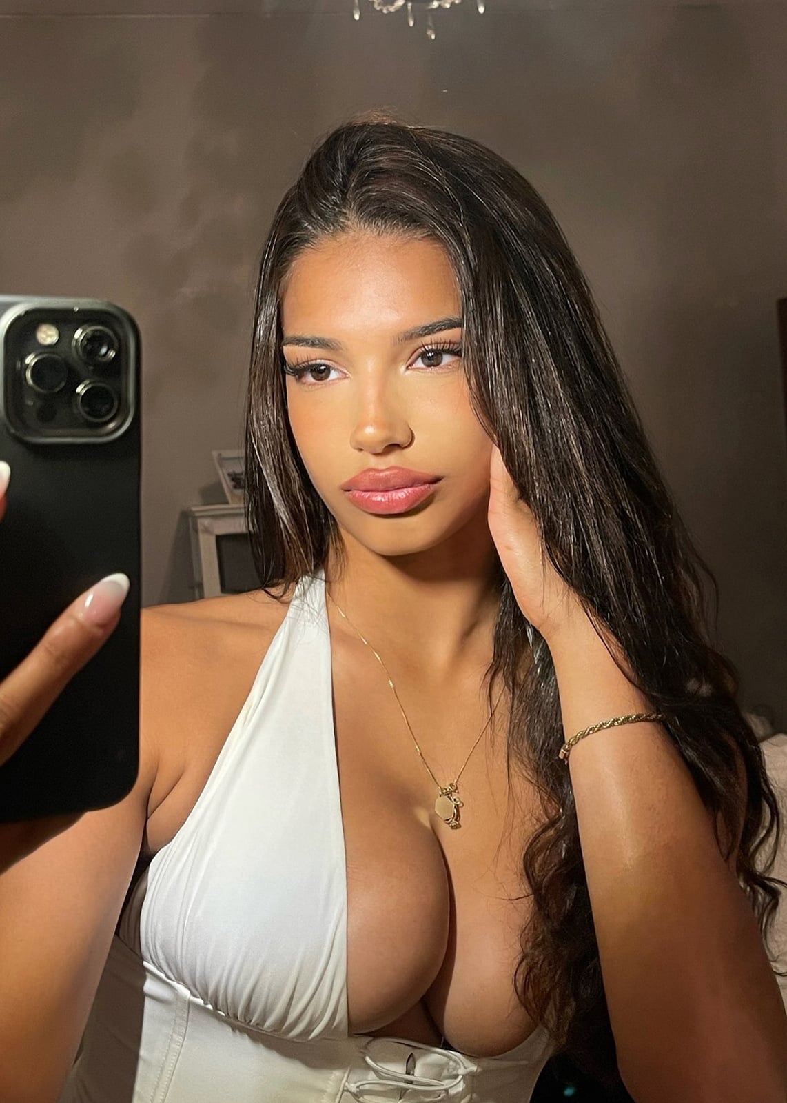 Kiana Dufour - Free pics, galleries & more at Babepedia