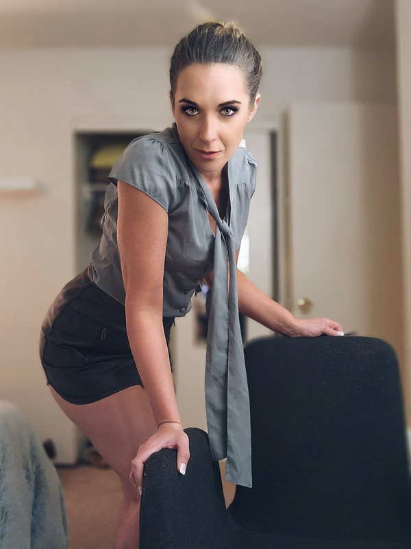 Kiera Costa - Domina