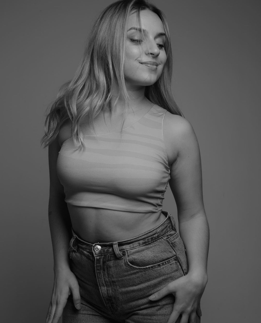 Laia Fontan - Free pics, galleries & more at Babepedia