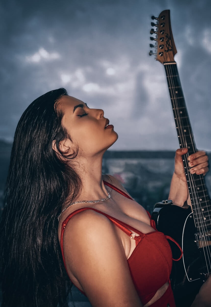 Larissa Liveir - Free pics, galleries & more at Babepedia