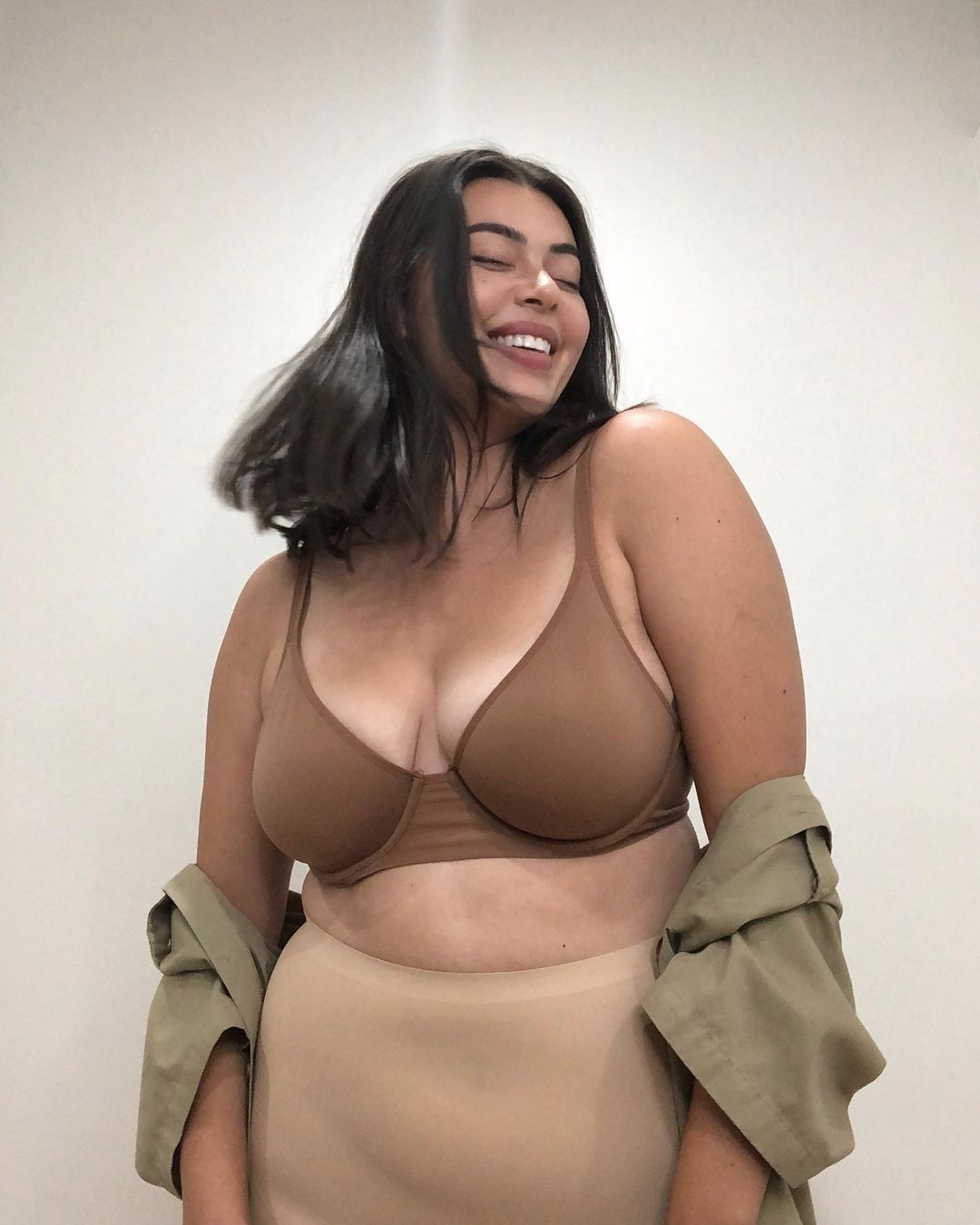 Lauren Chan - Free pics, galleries & more at Babepedia