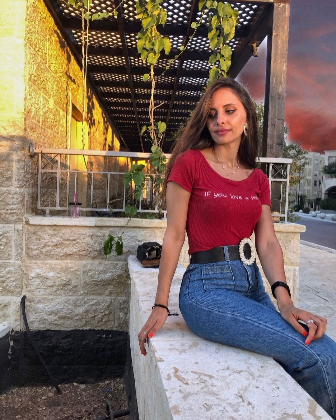 Lauren Imseeh - Free pics, galleries & more at Babepedia