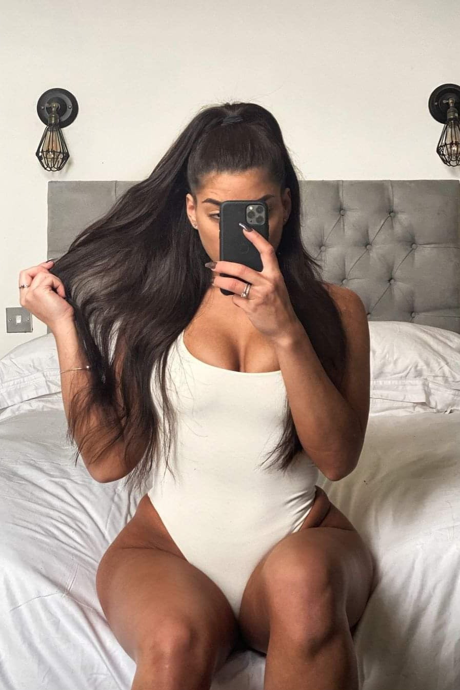 Leah Shutkever - Free pics, galleries & more at Babepedia