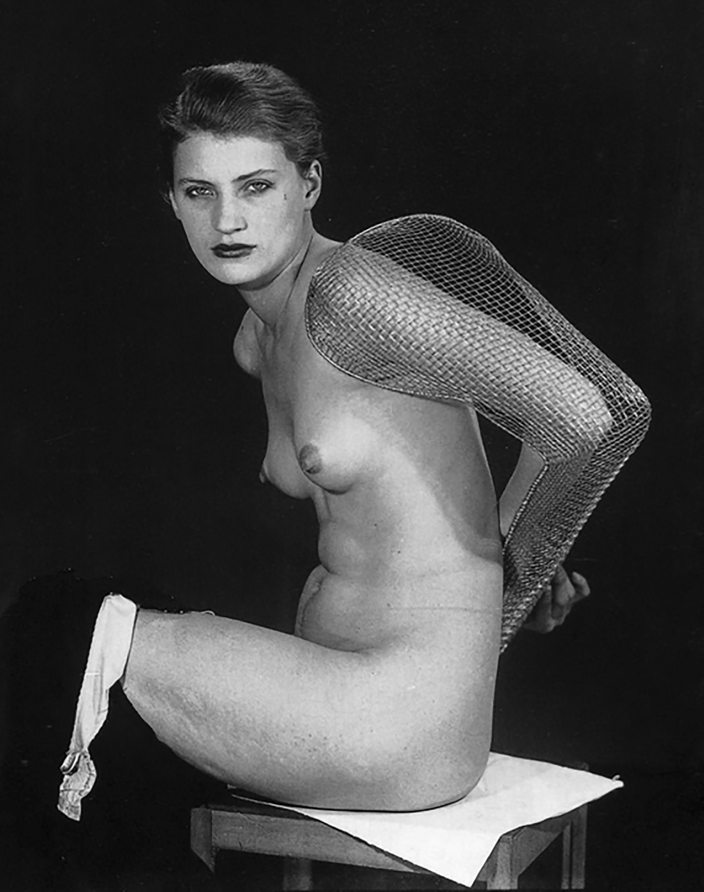Lee Miller - Free nude pics, galleries & more at Babepedia