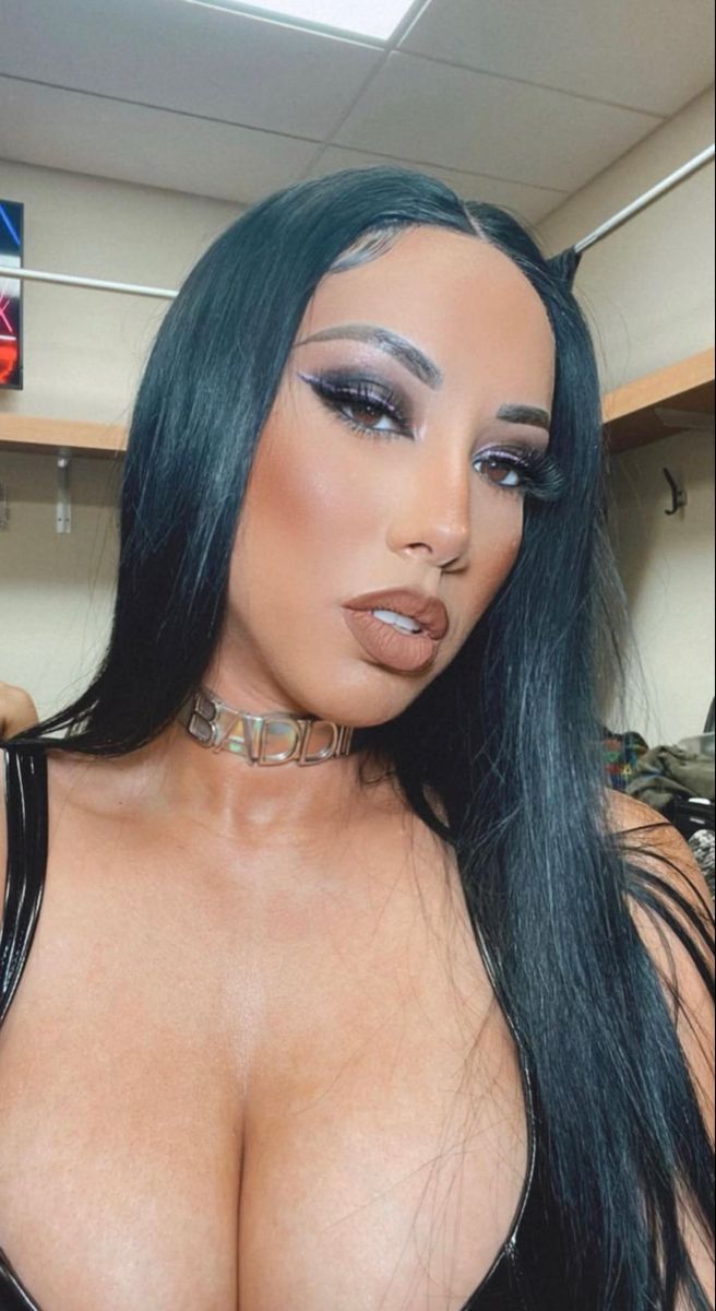 Leila Grey - Free sexy pics, galleries & more at Babepedia