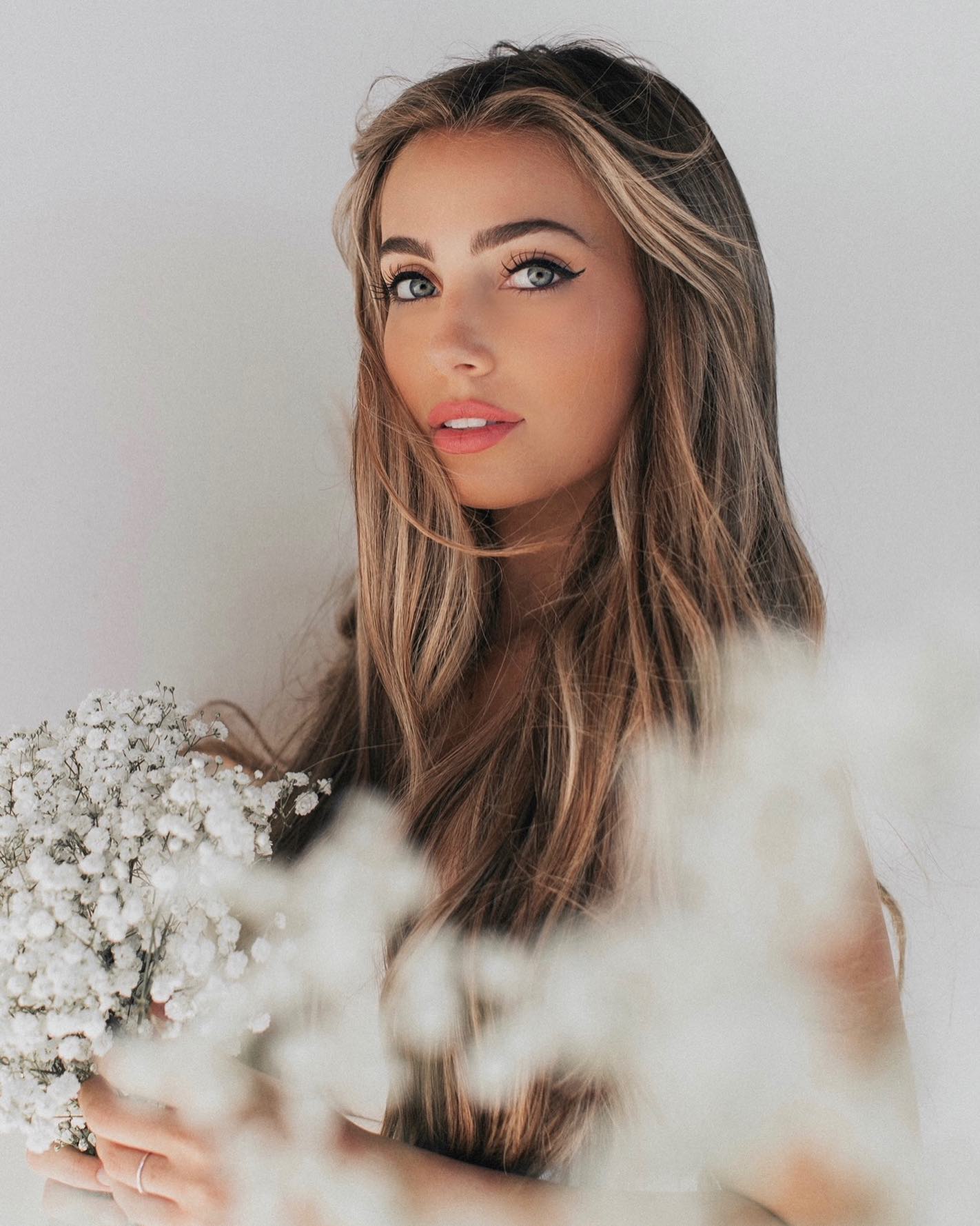 Lexi Hensler - Free pics, galleries & more at Babepedia