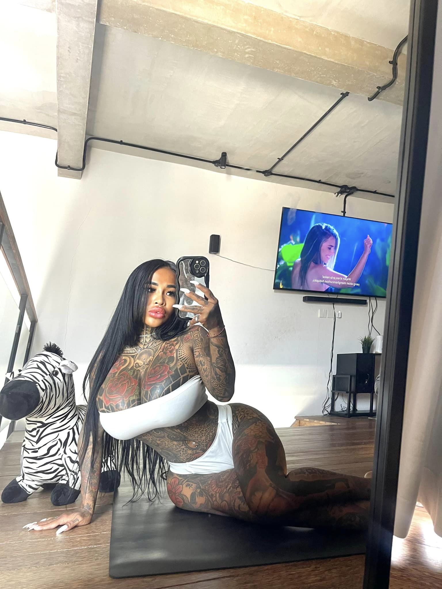 Lidya Kawihing - Free nude pics, galleries & more at Babepedia