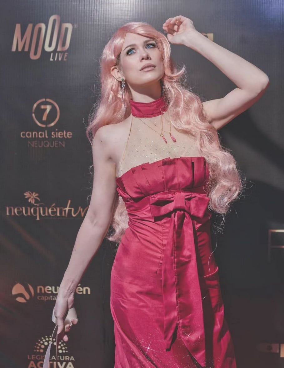 Embodying power and allure