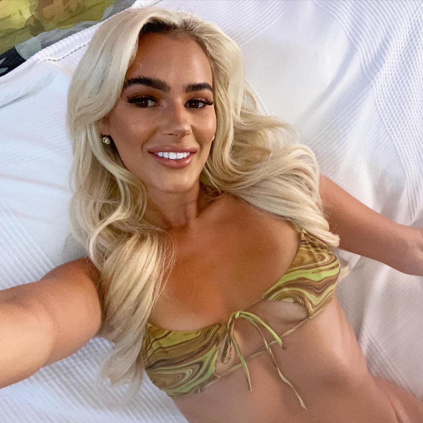 Lillie Haynes - Free pics, galleries & more at Babepedia