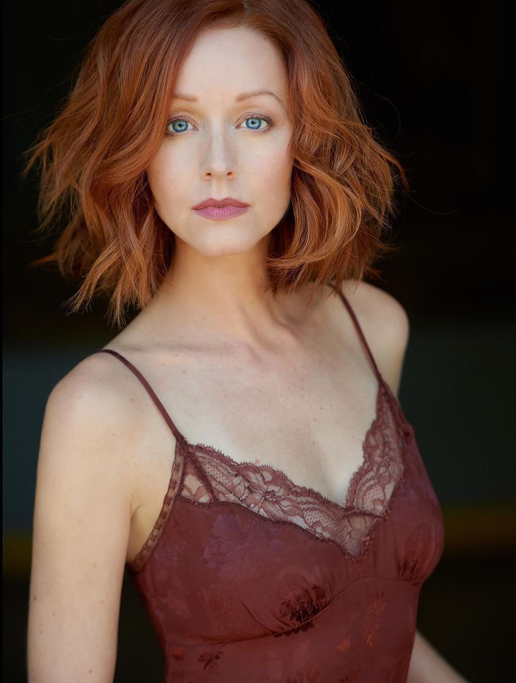 Lindy Booth - Free pics, galleries & more at Babepedia