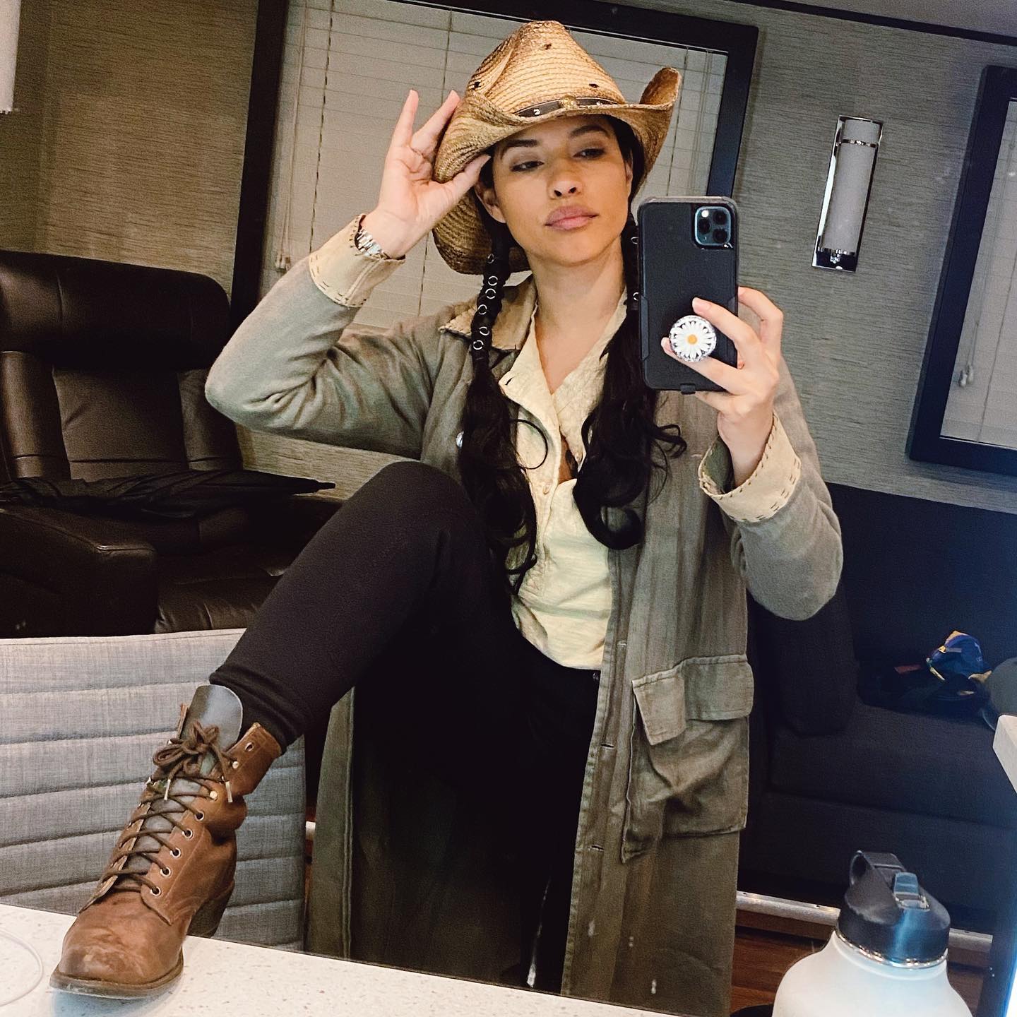 Lisseth Chavez - Free pics, galleries & more at Babepedia