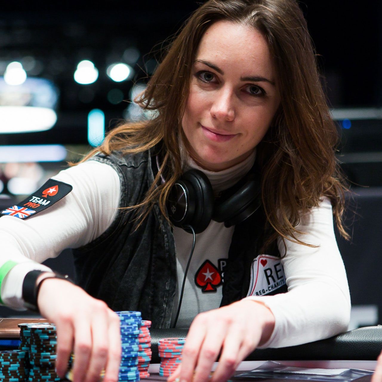 Liv Boeree - Free pics, galleries & more at Babepedia