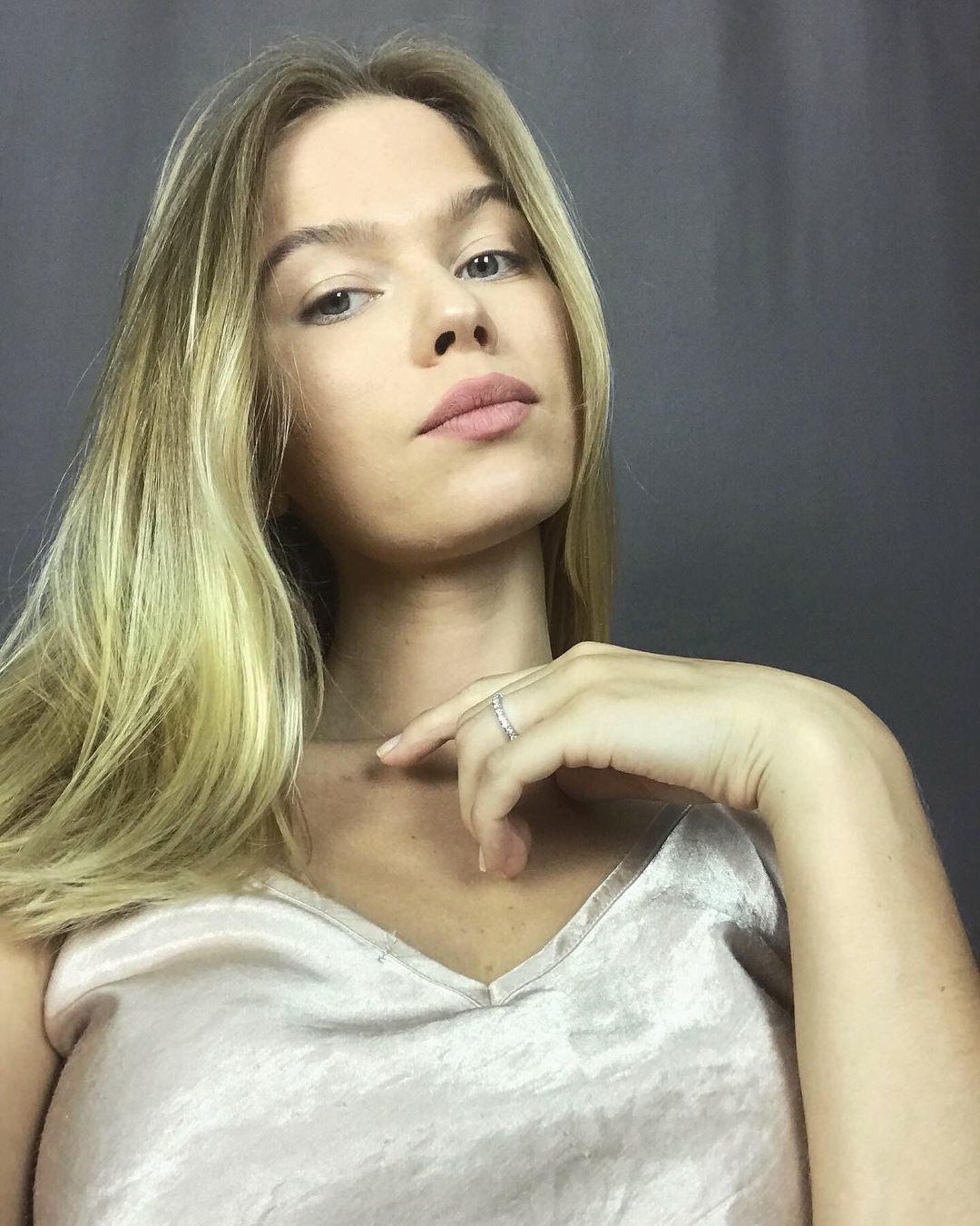 Lizi ASMR - Free pics, galleries & more at Babepedia
