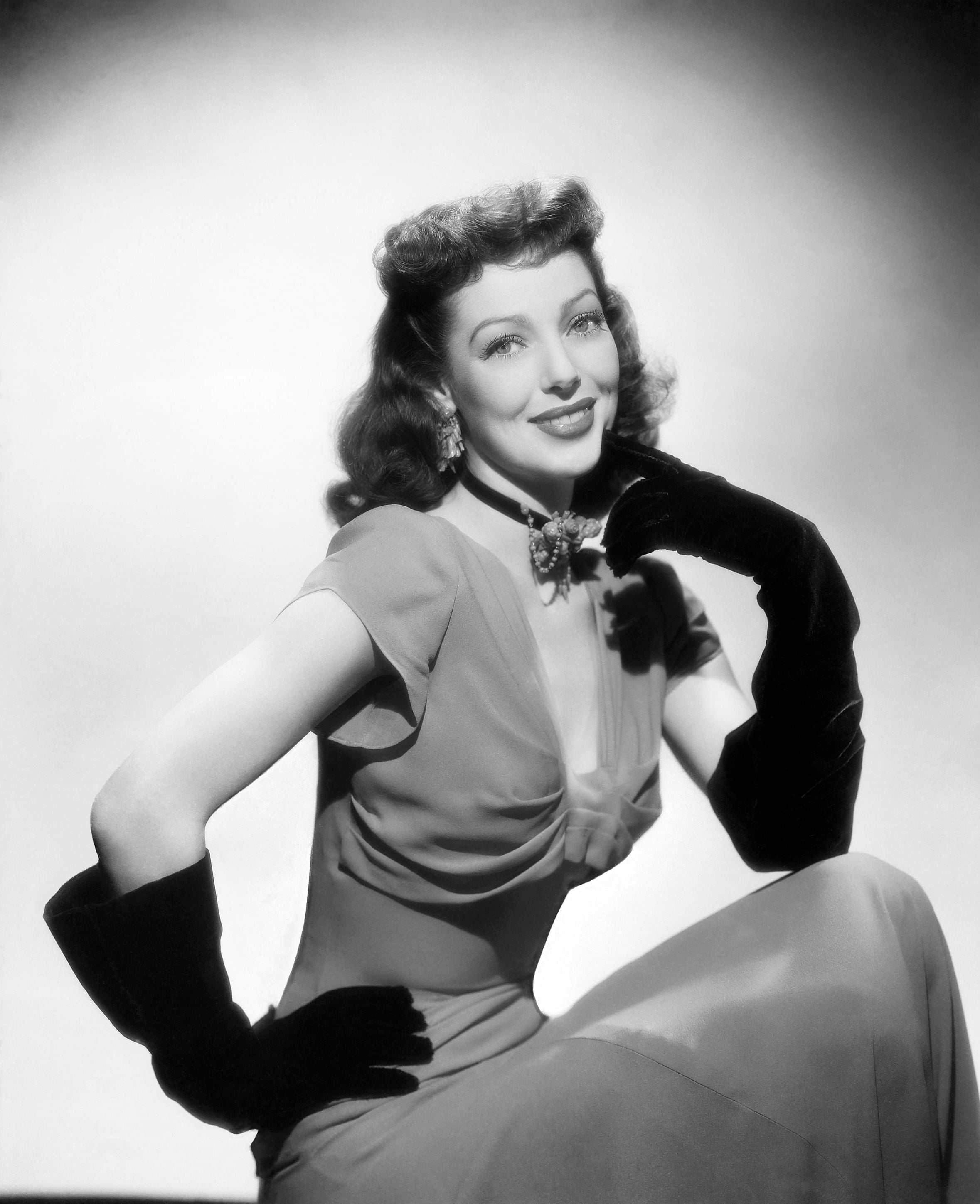 Loretta Young - Free pics, galleries & more at Babepedia