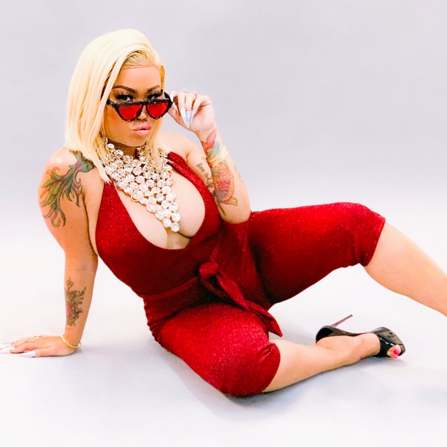 Lovely Mimi - Free nude pics, galleries & more at Babepedia
