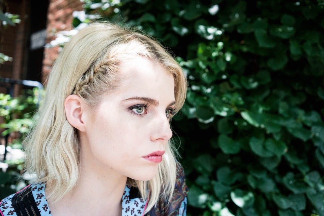 Lucy Boynton - Free pics, galleries & more at Babepedia