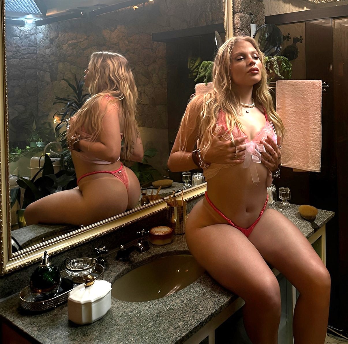 Luisa Sonza - Free pics, galleries & more at Babepedia