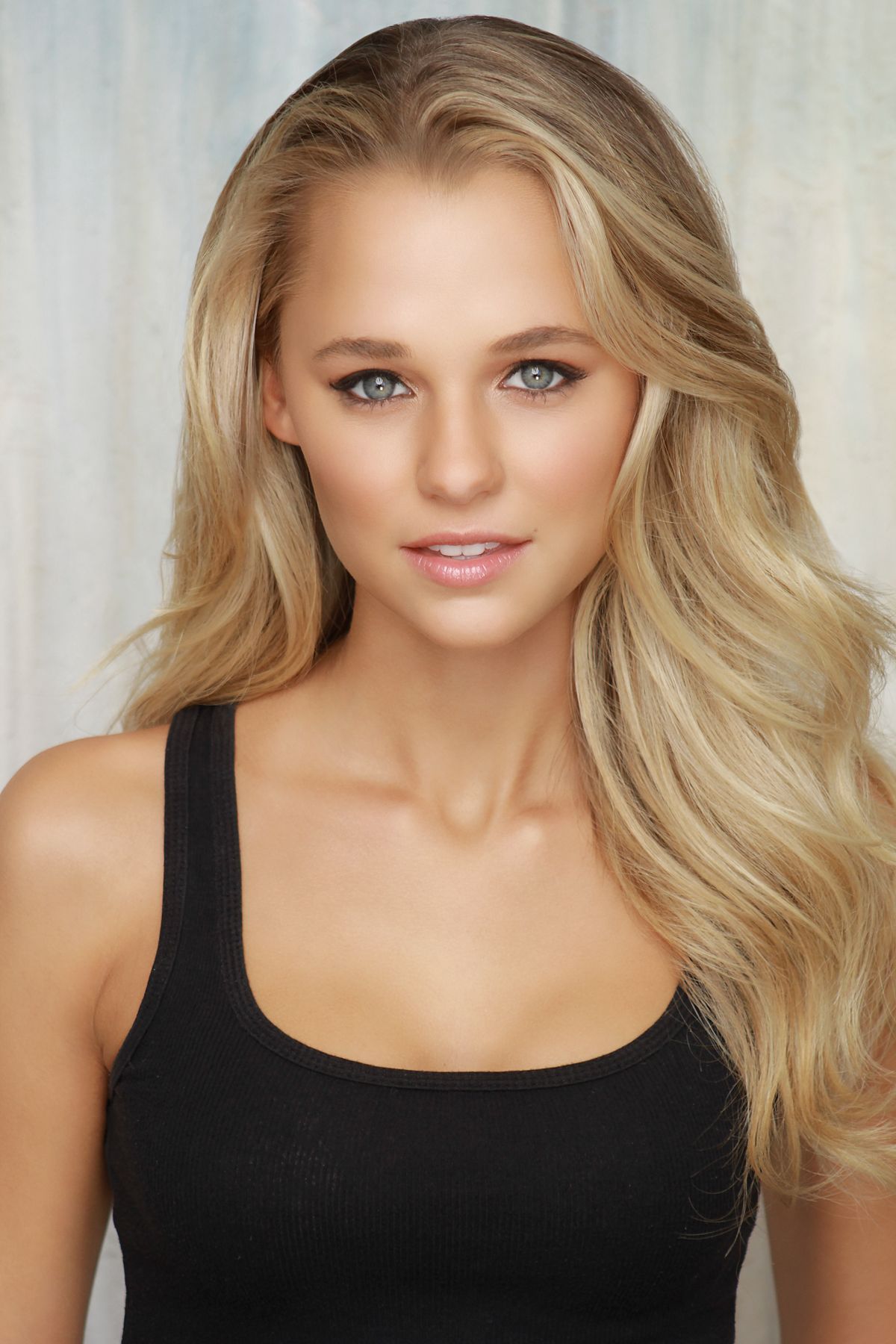 Madison Iseman - Free pics, galleries & more at Babepedia