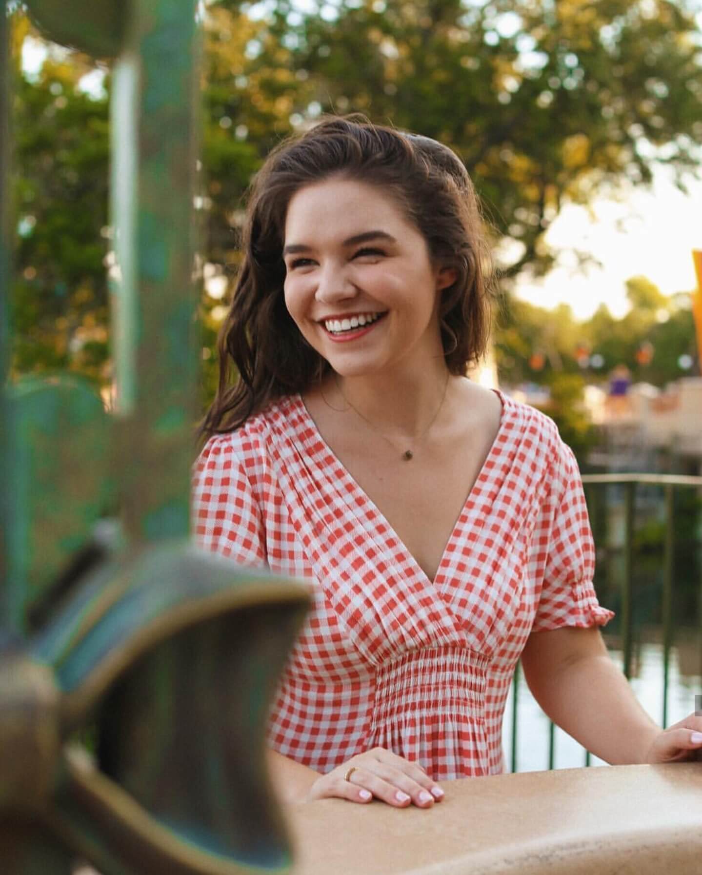 Madison McLaughlin - Free pics, galleries & more at Babepedia