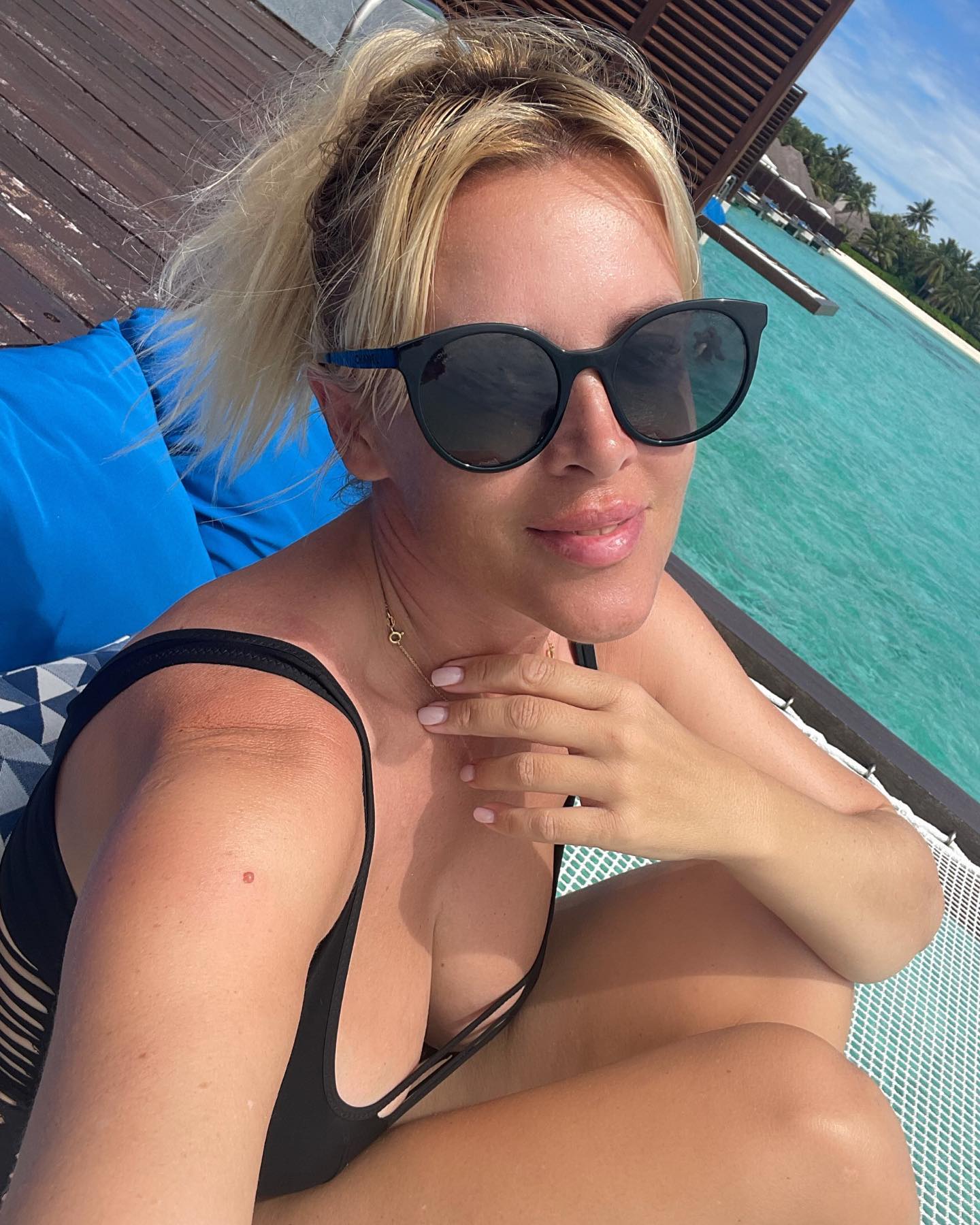 Magdalena Mazur in a breathtaking display of allure