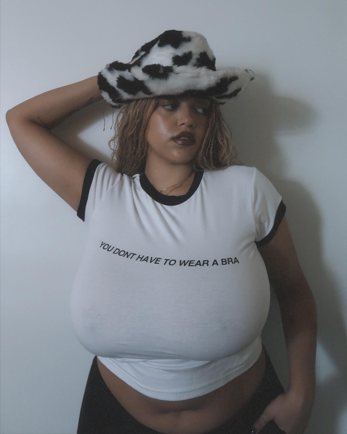 Mahalia (Singer) - Free pics, galleries & more at Babepedia