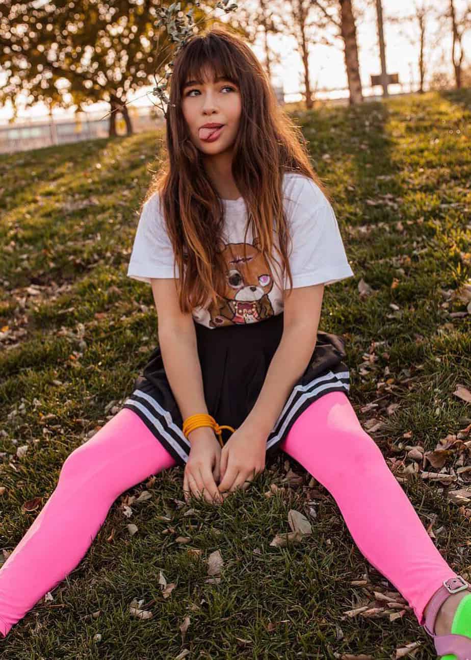 Malina Weissman - Free pics, galleries & more at Babepedia