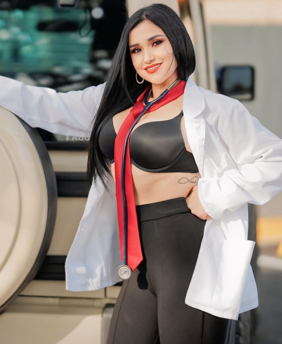 Mar Victoria Hernandez captivating presence