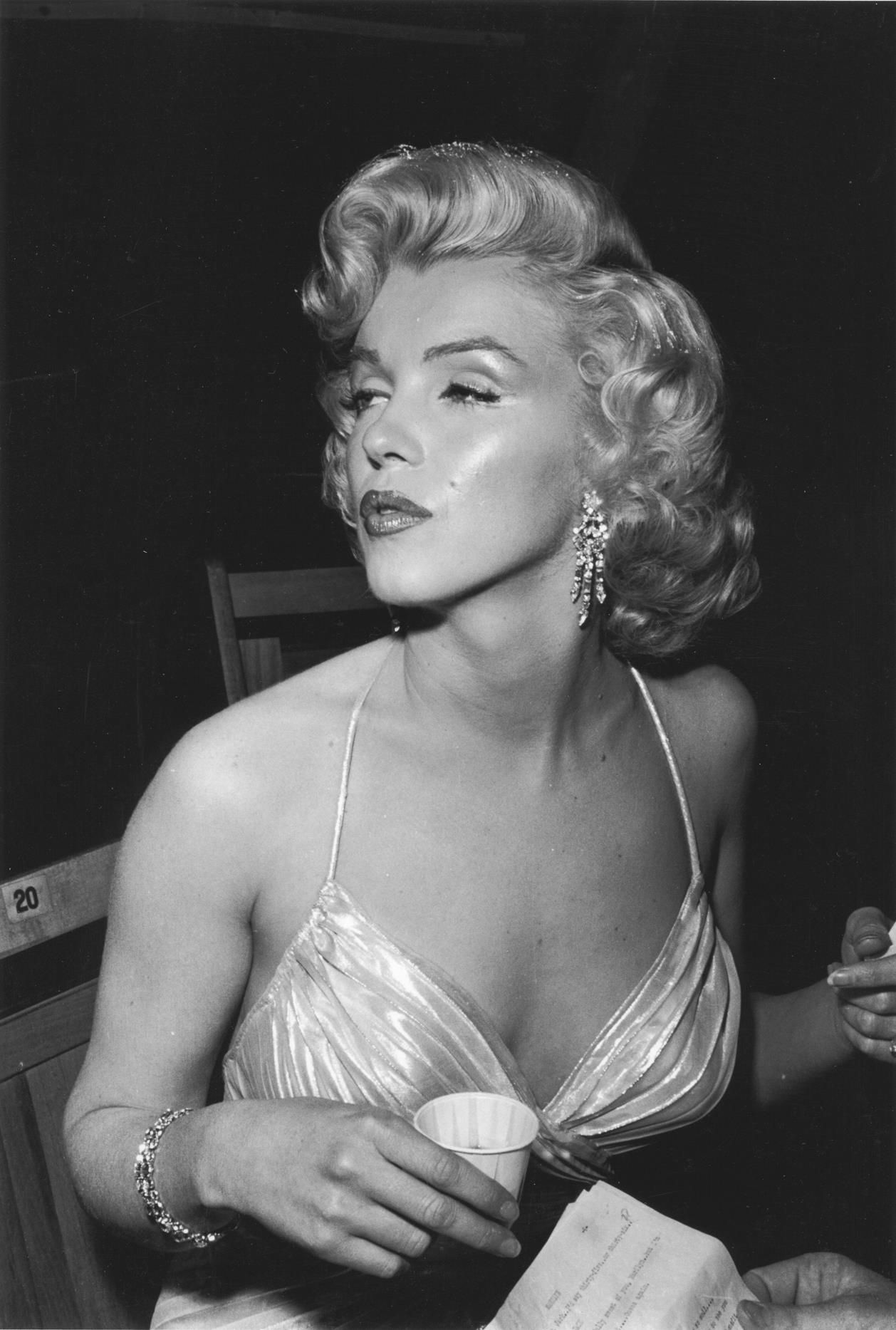Marilyn Monroe - Free nude pics, galleries & more at Babepedia
