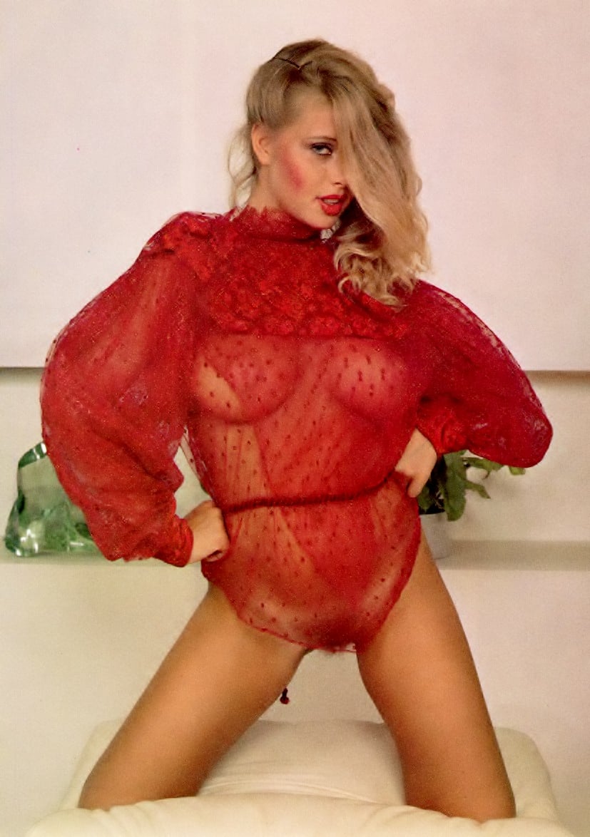 Marina Larsen - Free nude pics, galleries & more at Babepedia