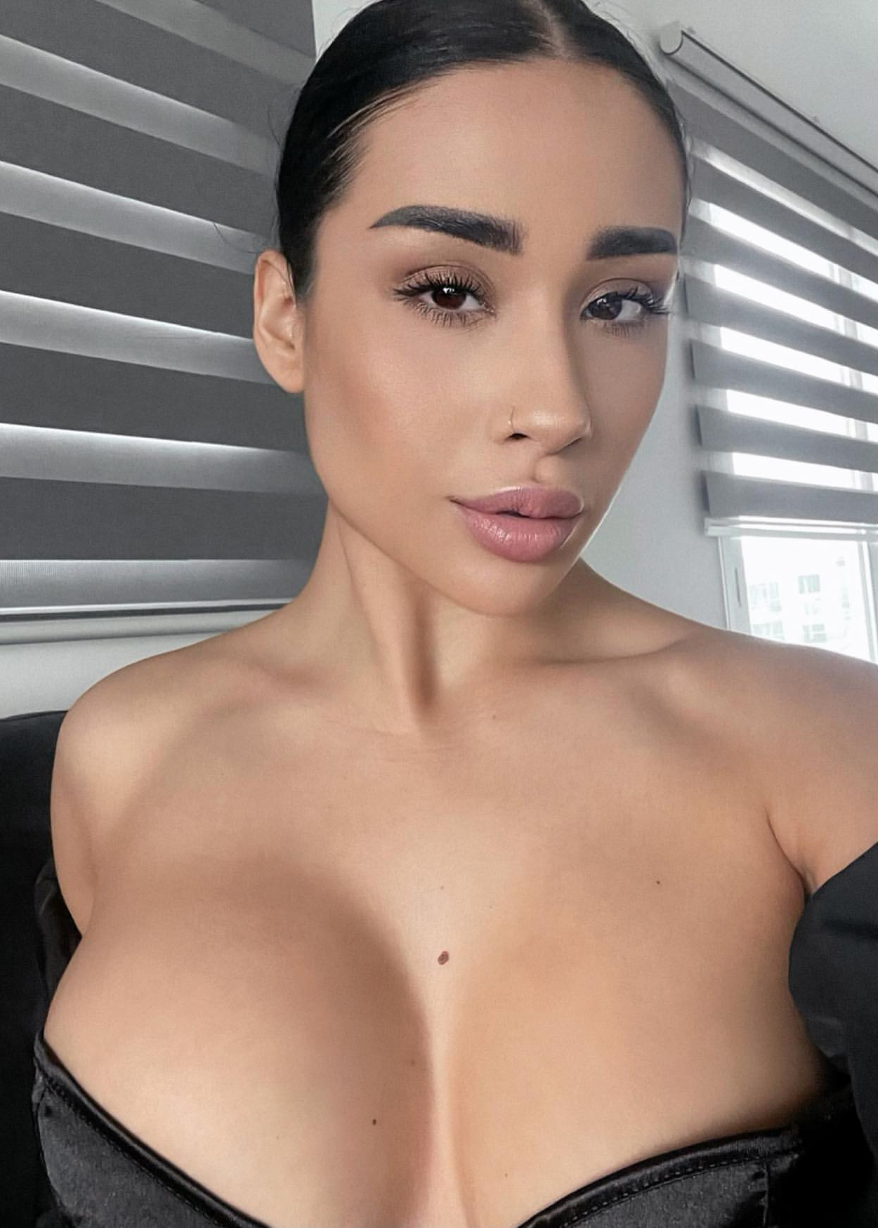 Marina Nikolaou - Free sexy pics, galleries & more at Babepedia