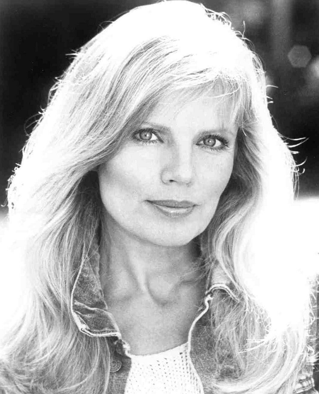 Marta Kristen - Free pics, galleries & more at Babepedia