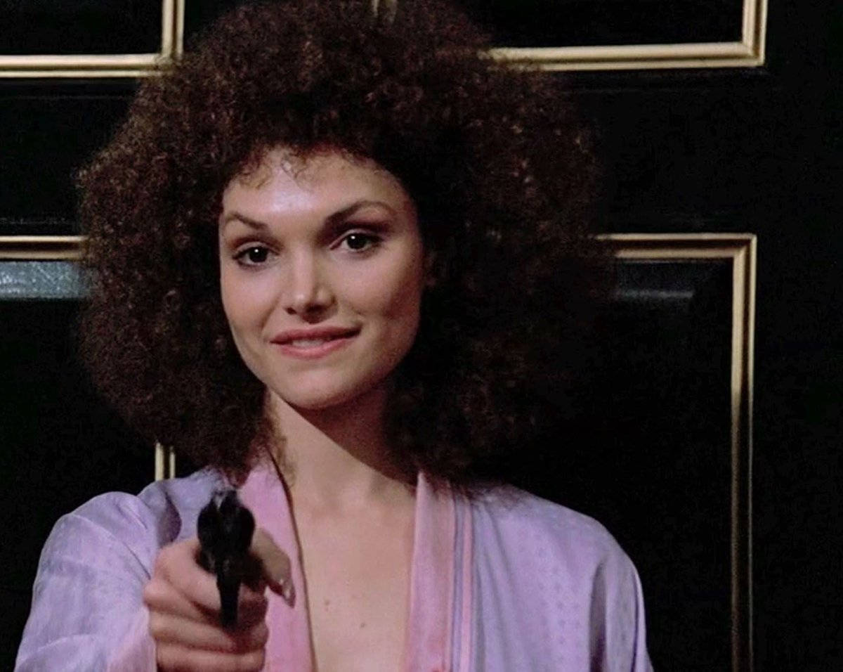 Mary Elizabeth Mastrantonio - Free pics, galleries & more at Babepedia