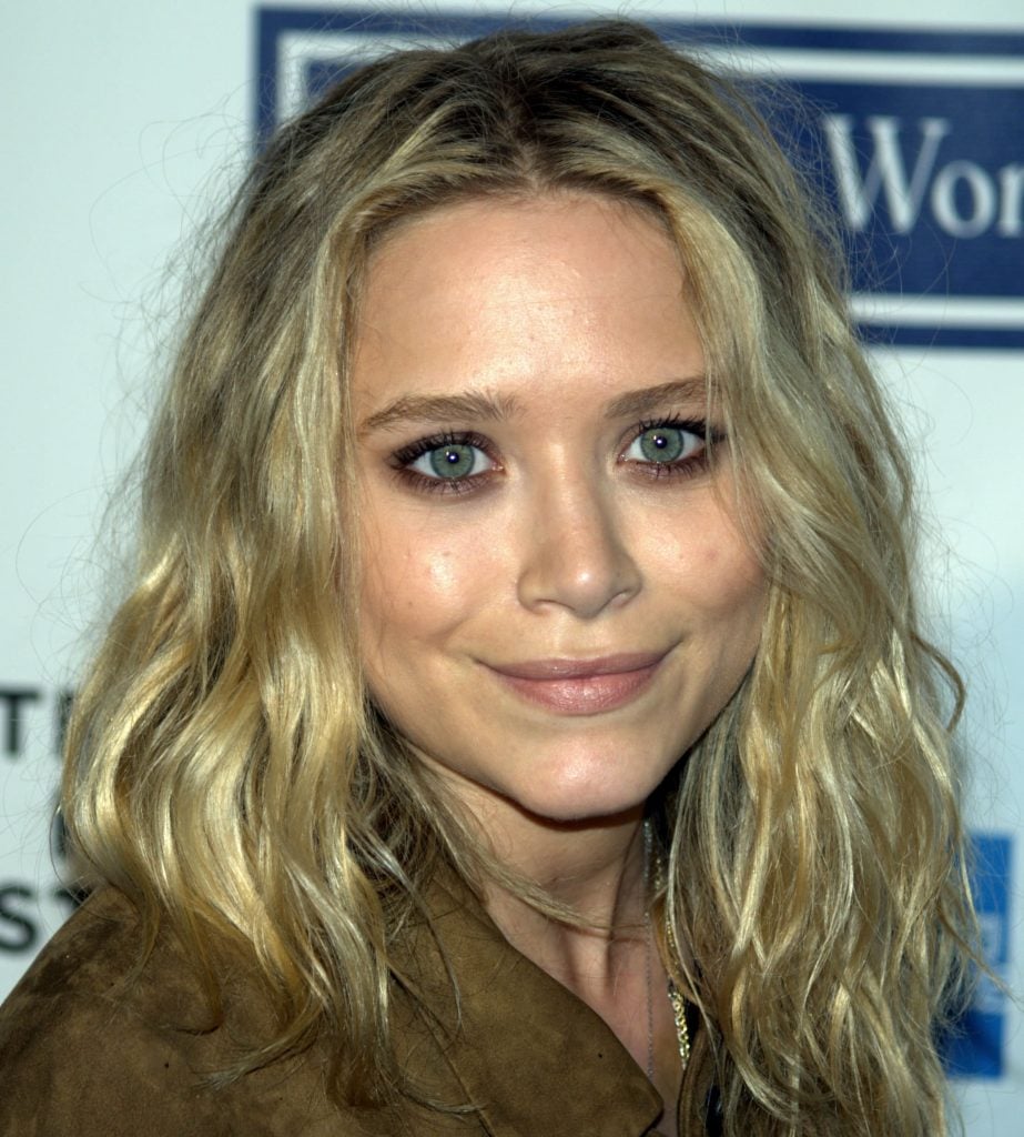 Mary-Kate Olsen - Free pics, galleries & more at Babepedia