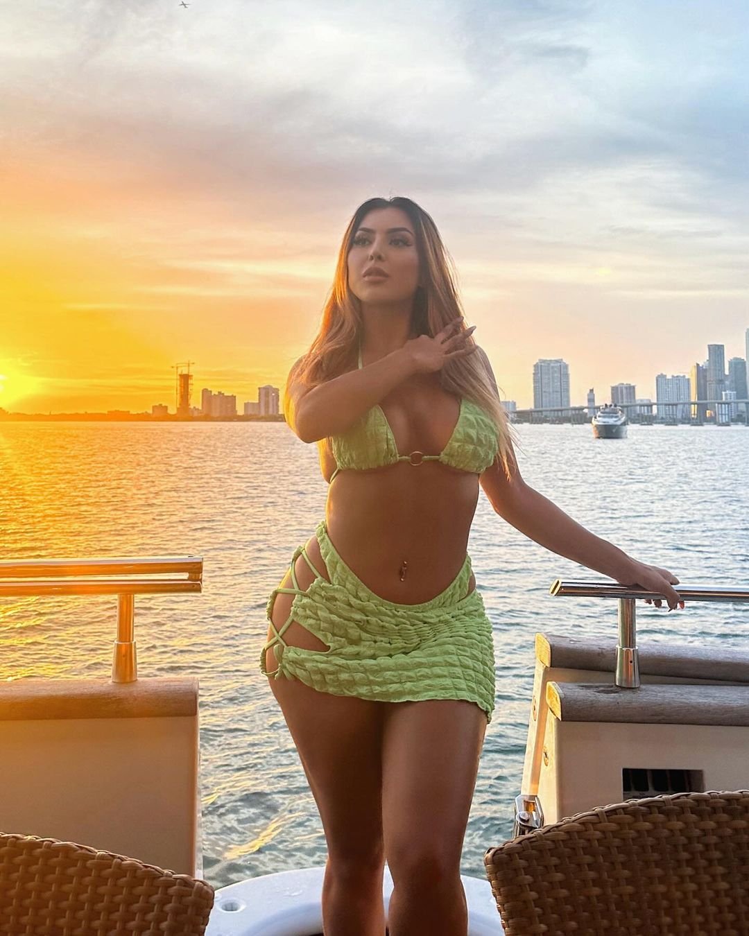 Maya Hart - Free pics, galleries & more at Babepedia