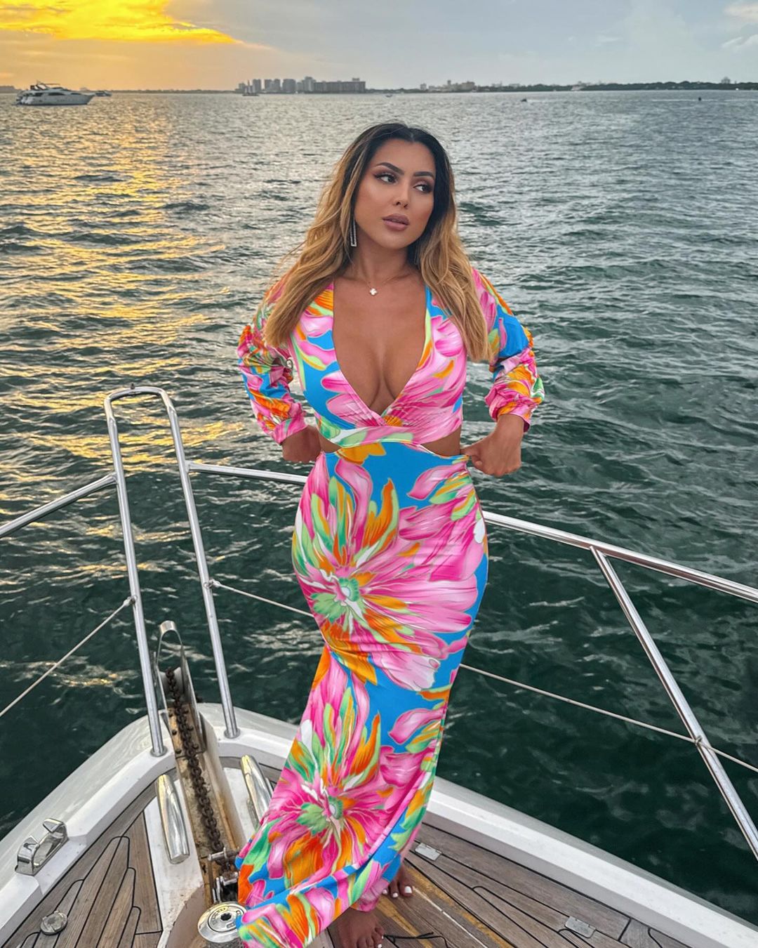 Maya Hart - Free pics, galleries & more at Babepedia