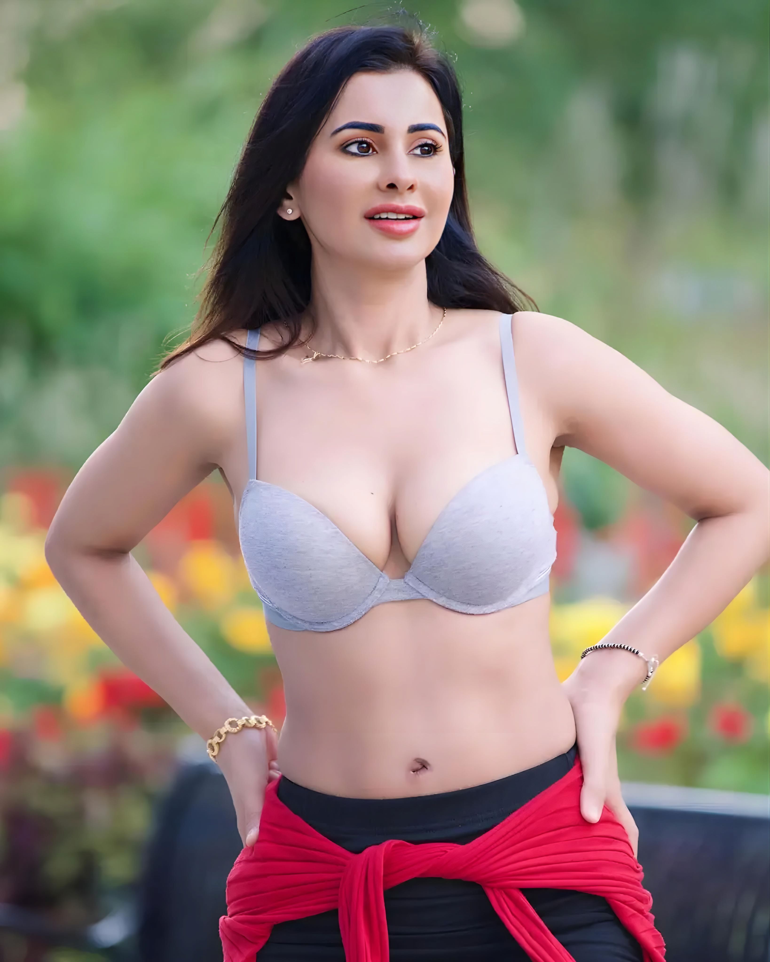 Meeti Kalher anticipating pleasure